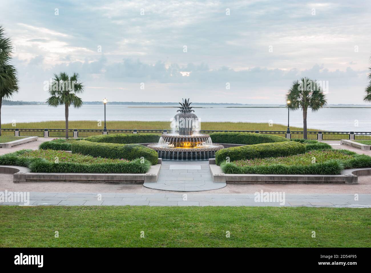 Charleston Pineapple Fountain Stock Photo Alamy
