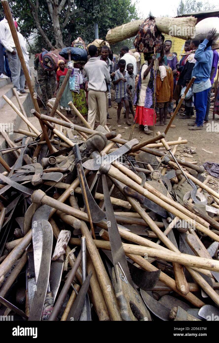 Machetes walk hires stock photography and images Alamy