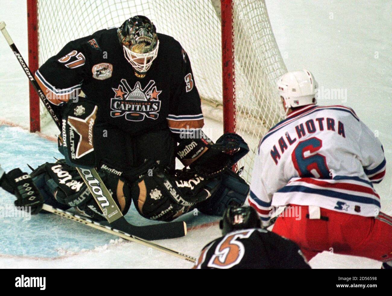 Washington Capitals goalie Olaf Kolzig 
