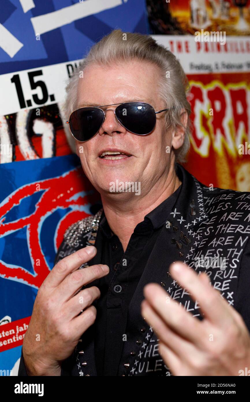 Punk scene 80s hi-res stock photography and images - Alamy