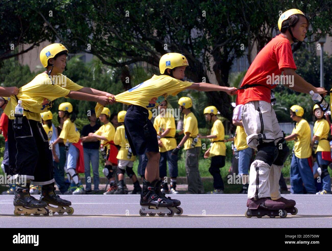 Skaters circle hires stock photography and images Alamy