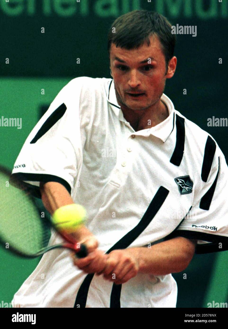 Alexander Volkov of Russia returns a backhand to Omar Camporese of Italy in  the first round of the Austrian tennis Open July 21. Volkov won the match  6-3, 7-5. SPORT TENNIS Stock Photo - Alamy