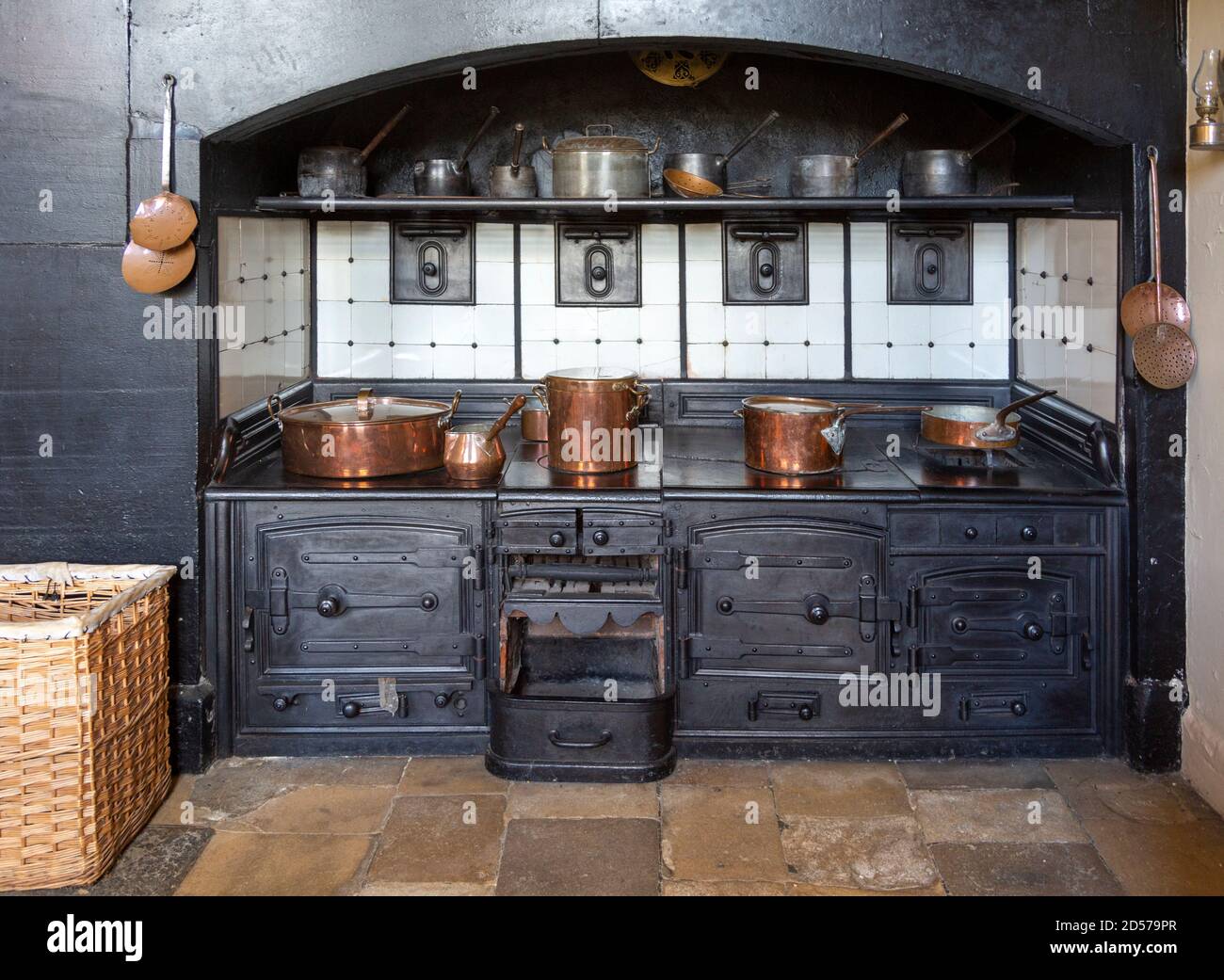 Cooking range inside the Victorian kitchen at Audley End House, Saffron Walden, Essex, England, UK Stock Photo