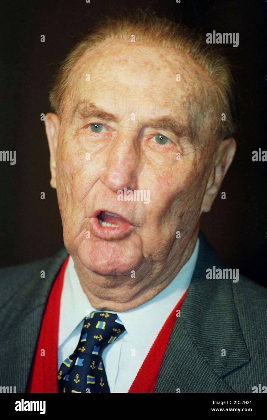 A 78-year-old mixed-race woman plans to reveal that she is the illegitimate daughter of the late U.S. Sen. Strom Thurmond (R-SC), once the nation's leading segregationist, the Washington Post reported on December 13, 2003 on its Web site. Thurmond is shown in a February 11, 1997 file photo, speaking to reporters. REUTERS/Mike Theiler/File  HB/HK Stock Photo