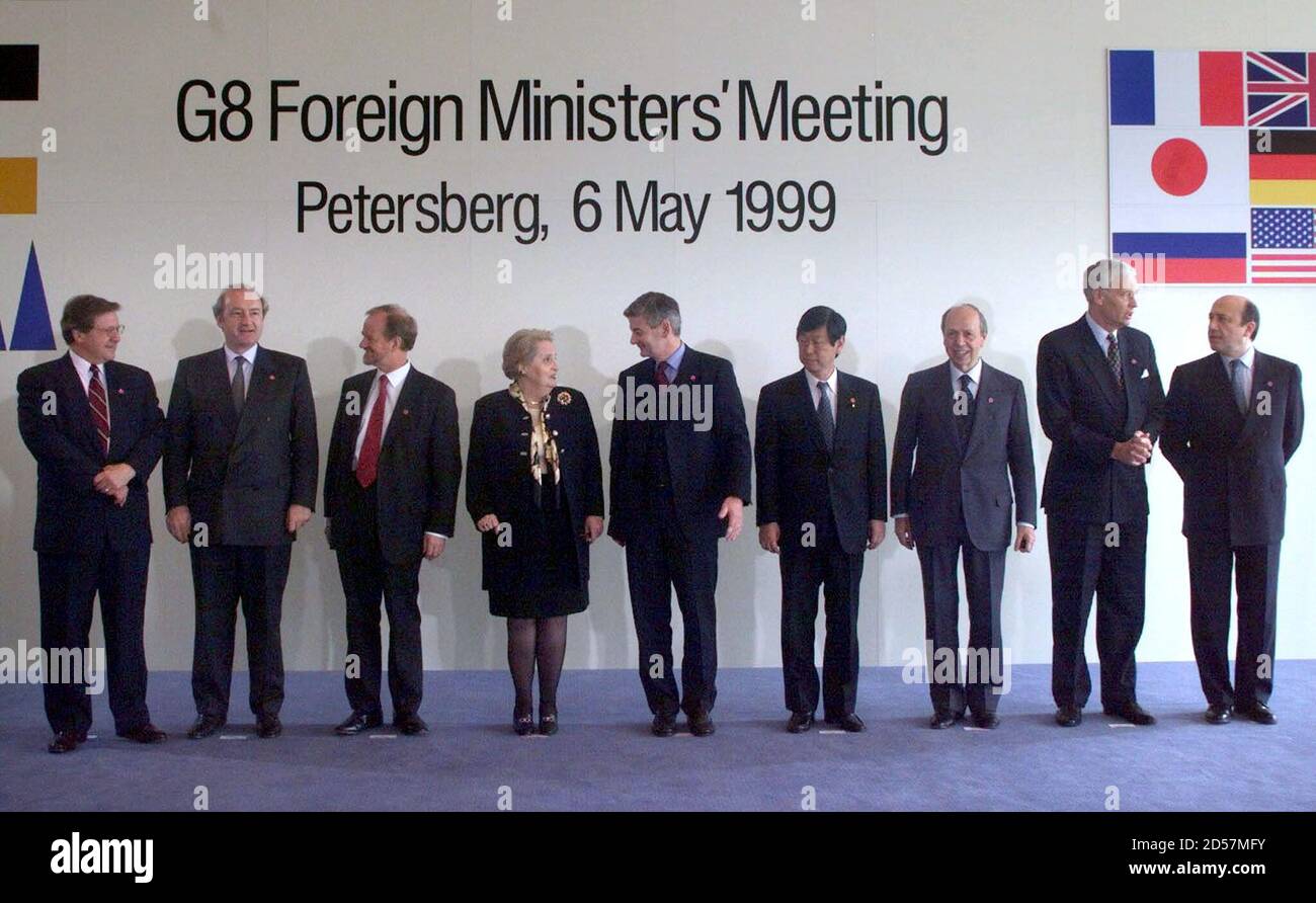 Picture shows G8 Foreign Ministers (Lto R): Lloyd Axworthy (Canada), Hubert Vedrine (France), Robin Cook (United  Kingdome), Madeleine Albright (USA), Joschka Fischer (Germany),  Masahito Komura (Japan), Lamberto Dini (Italy), EU Commissioner Hans van den Broek and Russian Foreign Minister Igor Ivanov posing for a family picture during a meeting at the government's guesthouse on the Petersberg near Bonn May 6. The ministers met on Petersberg to discuss the situation in Kosovo.          ??» Stock Photo