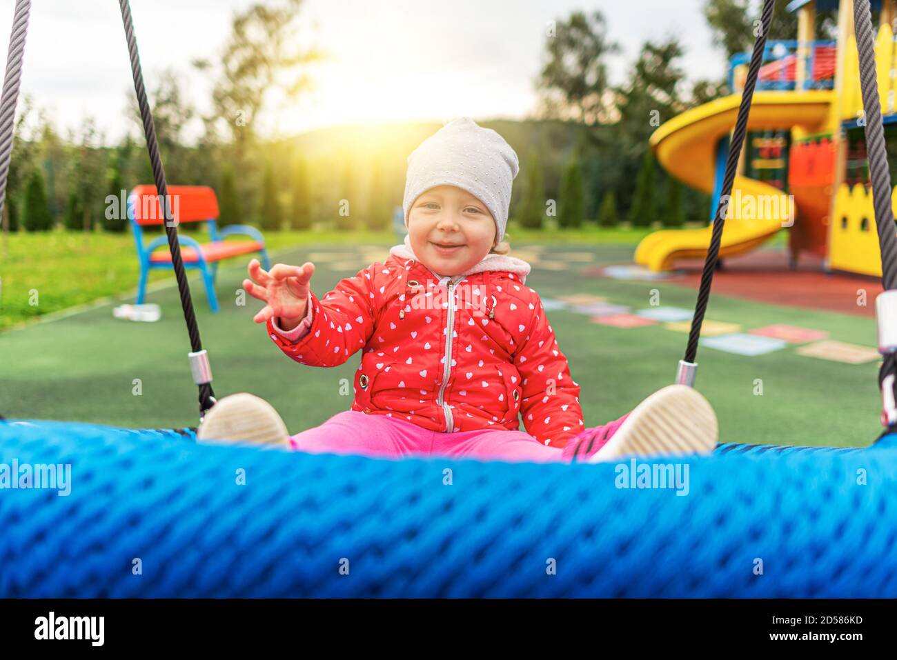 Swinging legs hires stock photography and images Alamy