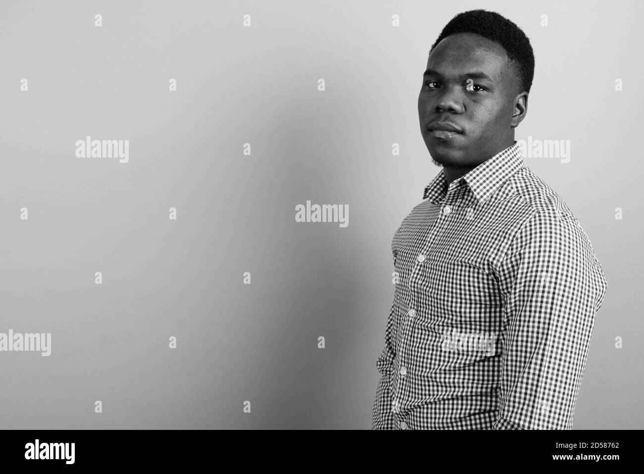 Portrait close up shot african Black and White Stock Photos & Images ...