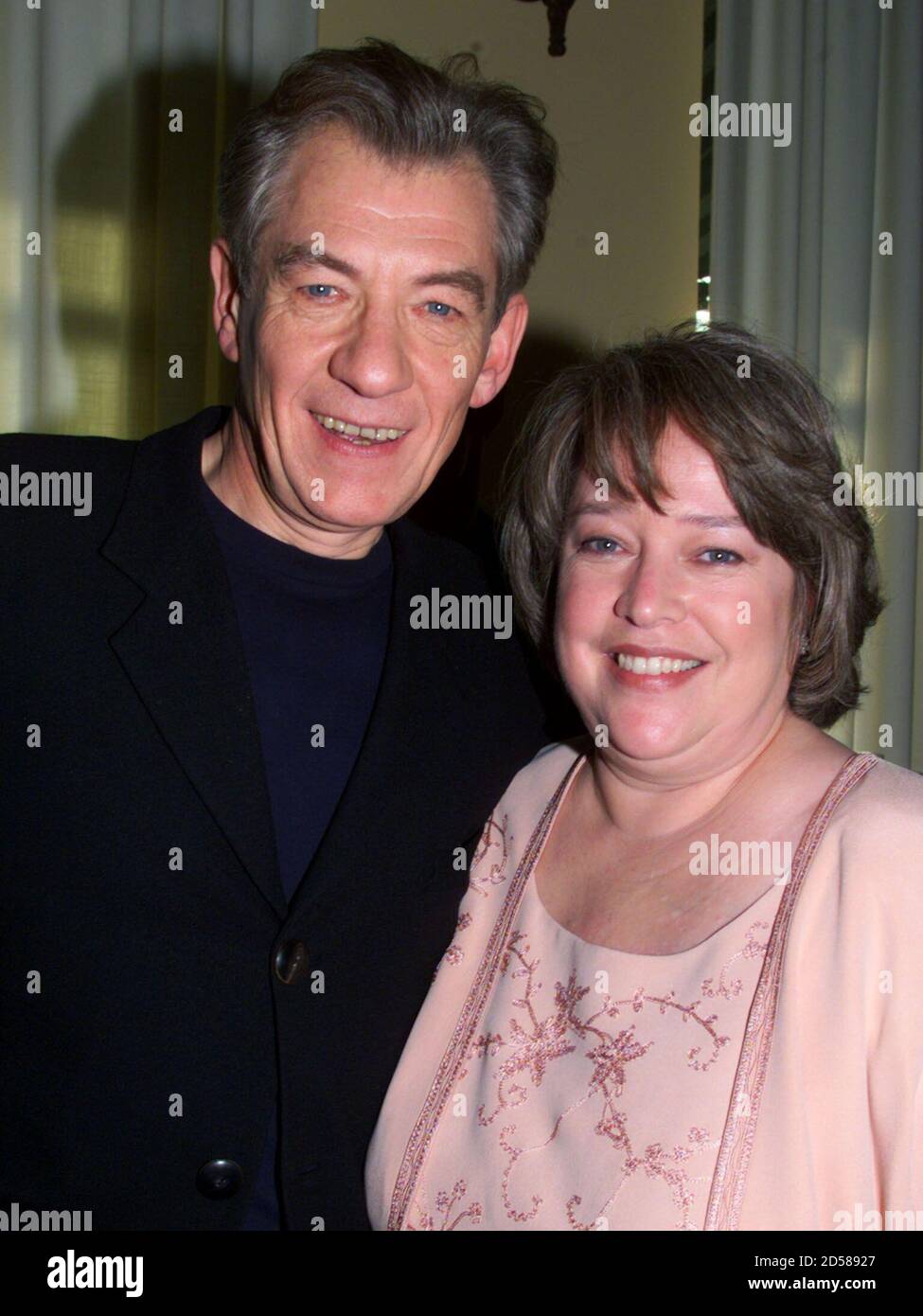 Kathy bates is dating who Kathy Bates