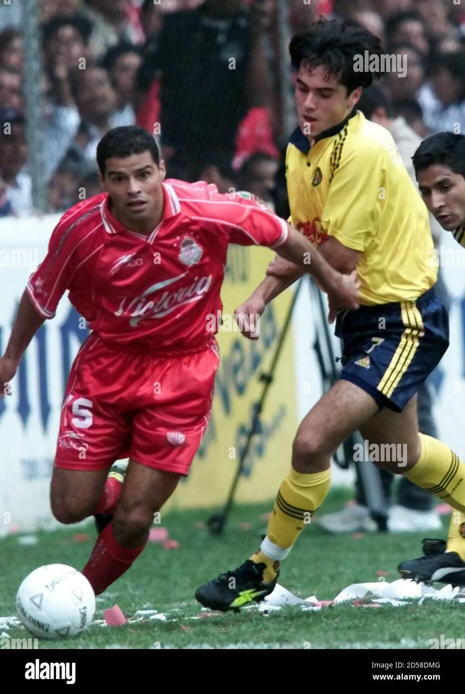 Uruguayan Midfielder Carlos Maria Morales Of Toluca Soccer Team Maneuvers The Ball Ahead Brazilian Defender Marcelo De Falla Of America Aguilas During Their Soccer Match At Toluca City S Bombonera Stadium February 26 Uruguayan Midfielder Carlos Maria Morales Of Toluca Soccer Team Maneuvers The Ball Ahead Brazilian Defender Marcelo De Falla Of America Aguilas During Their Soccer Match At Toluca City S Bombonera Stadium February 26