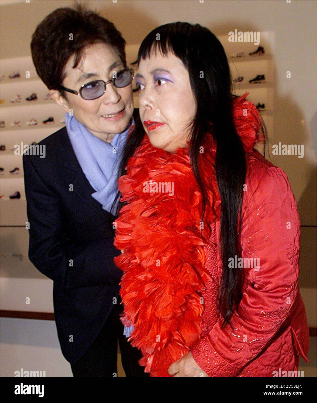 Widow singer john lennon hires stock photography and images Alamy