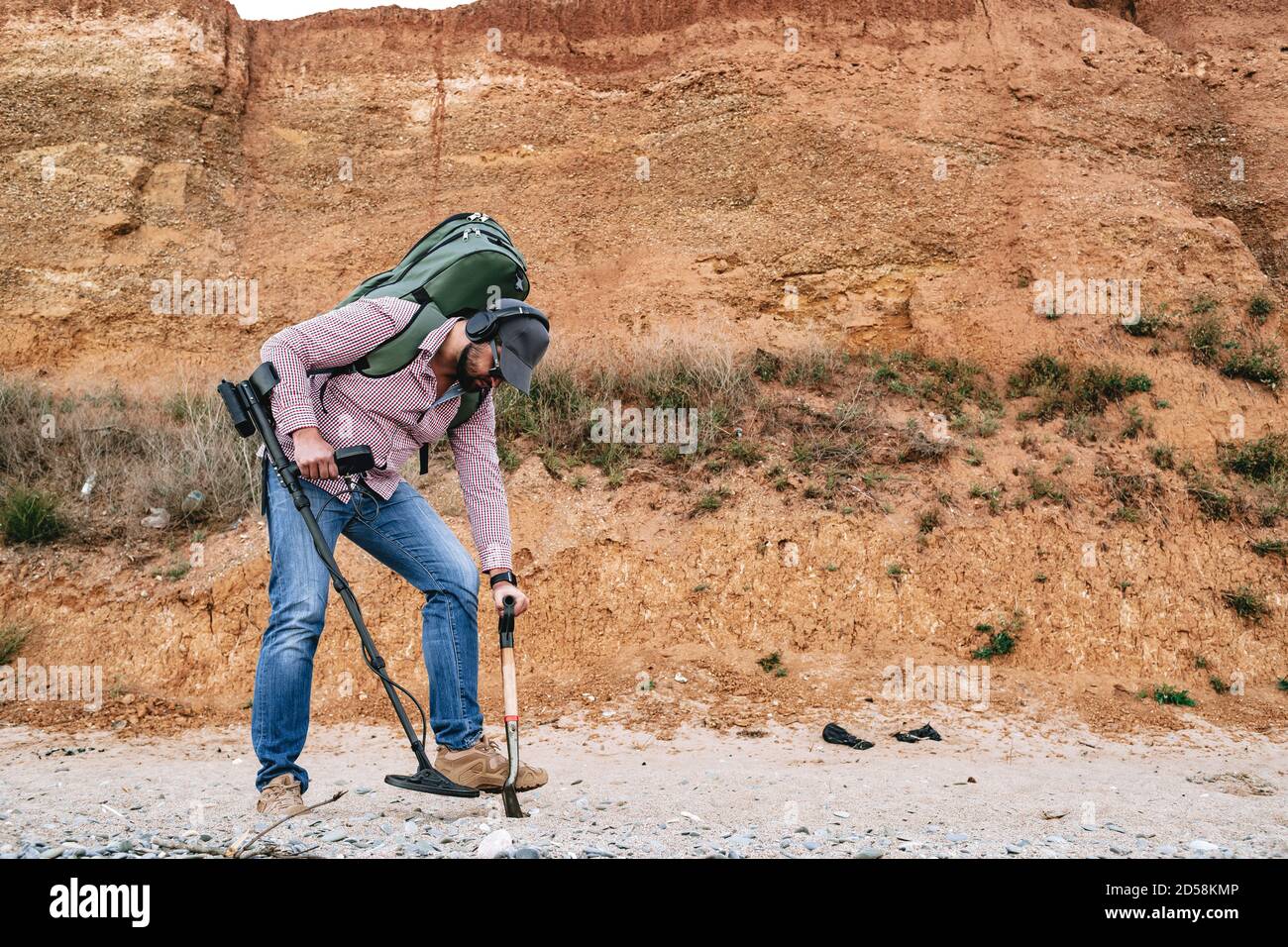 Man Finding Things Detector treasures hi-res stock photography and images - Alamy