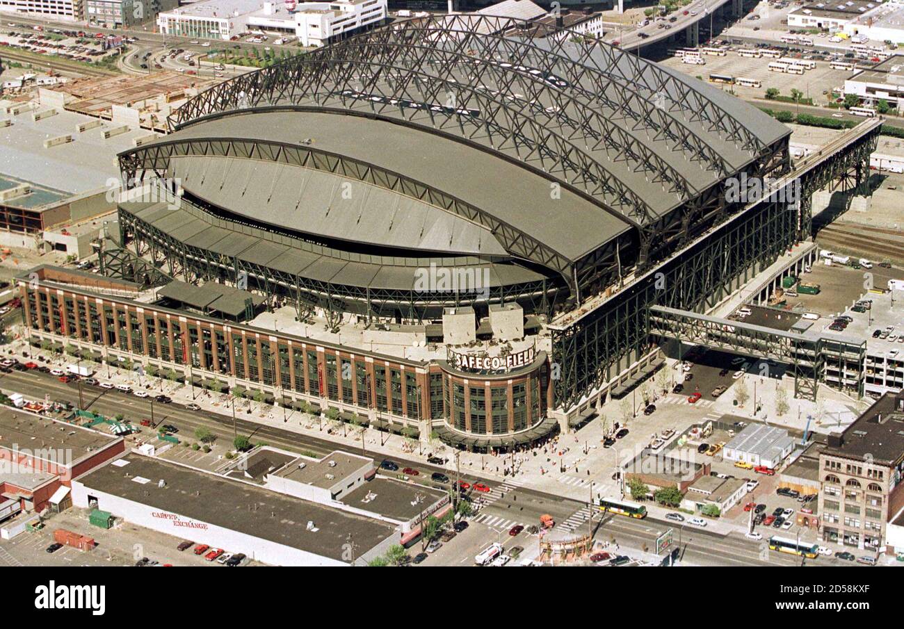 Retractable fields hires stock photography and images Alamy