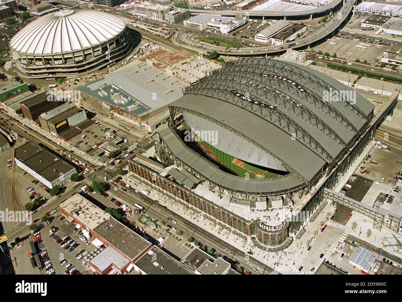 Retractable fields hires stock photography and images Alamy