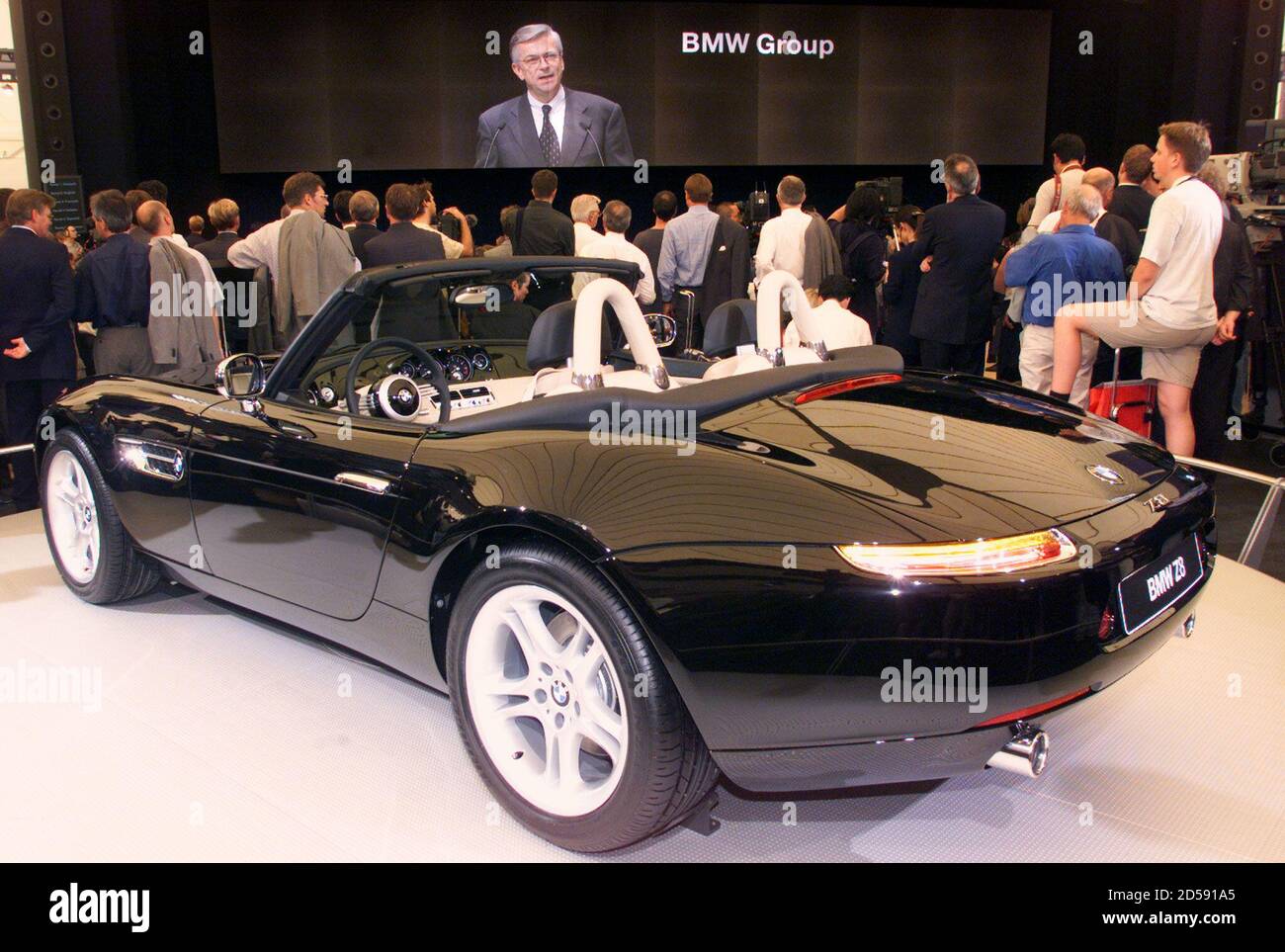 Bmw z8 james bond hi-res stock photography and images - Alamy