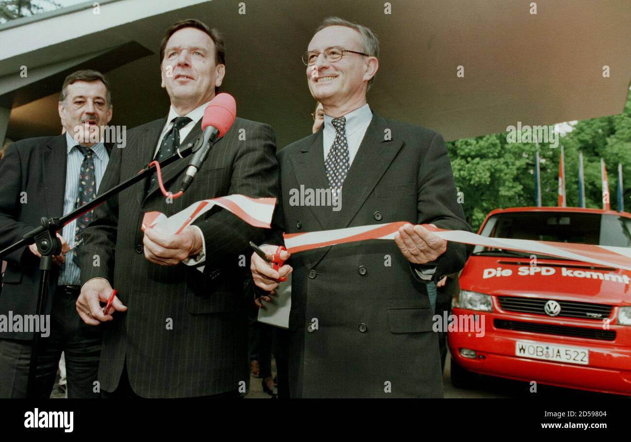Party Manager Of The Social Democratic Party Spd Ottmar Schreiner Looks On As German Chancellor Gerhard