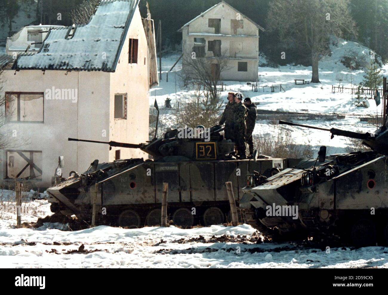 British army vehicles in action hi-res stock photography and images - Alamy