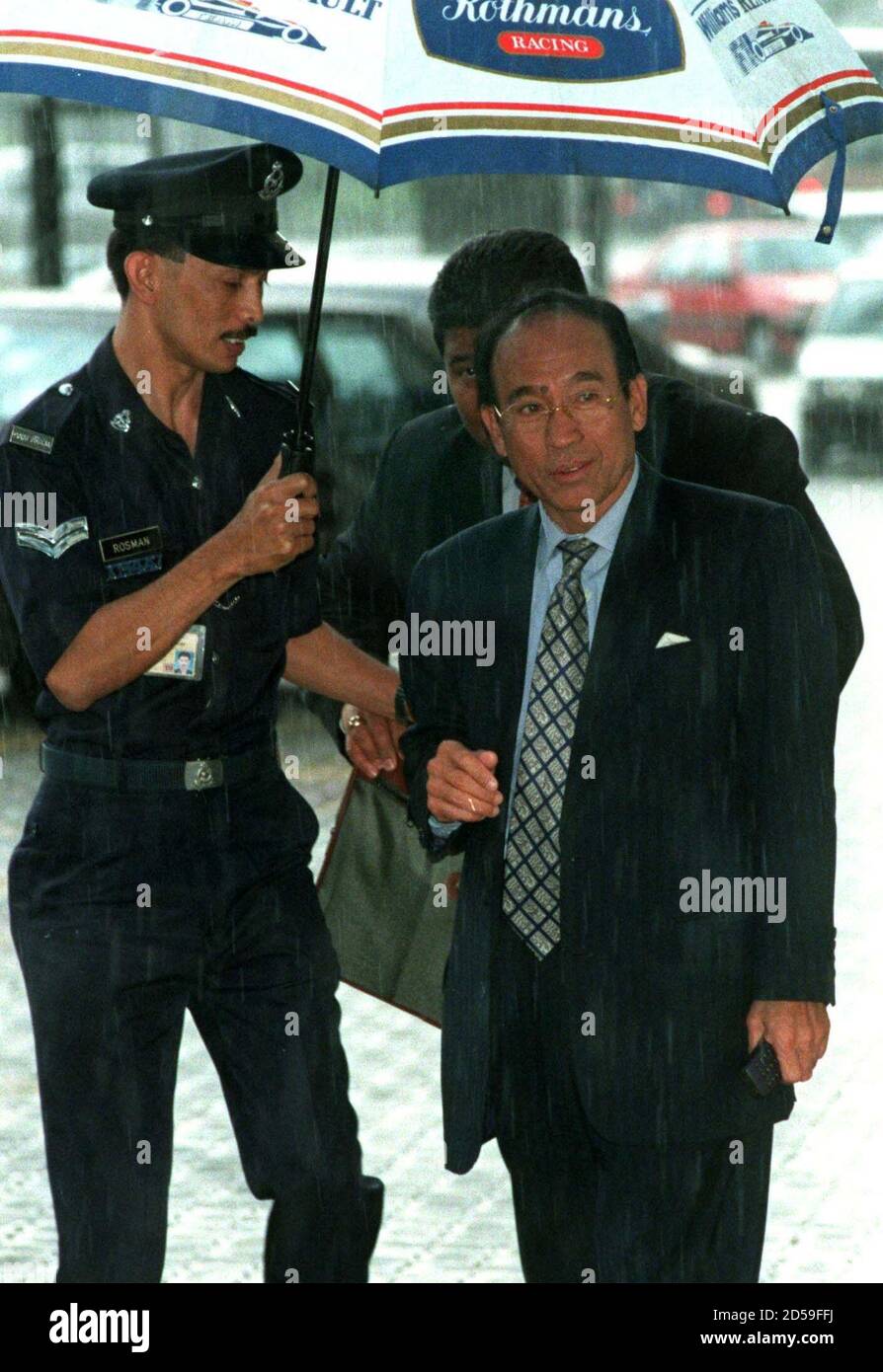 Page 10 - Anwar Ibrahim High Resolution Stock Photography and 