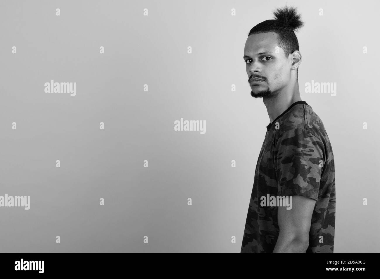 Ponytail male Black and White Stock Photos & Images Alamy