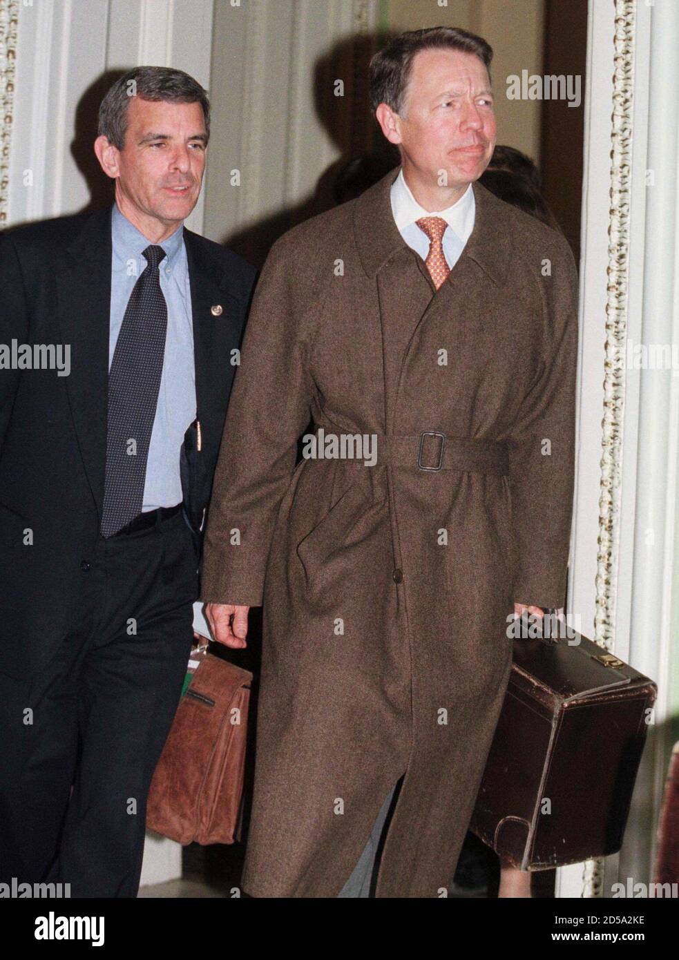 Members of President Clinton's defense team, Bruce Lindsey (L) and ...