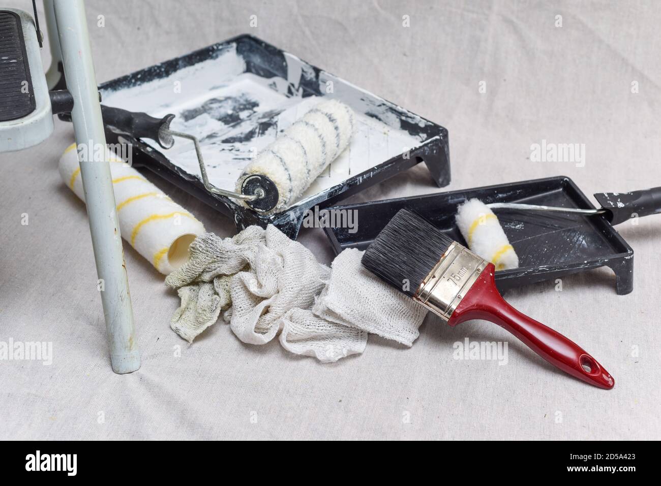 Painting and decorating tools hi-res stock photography and images - Alamy