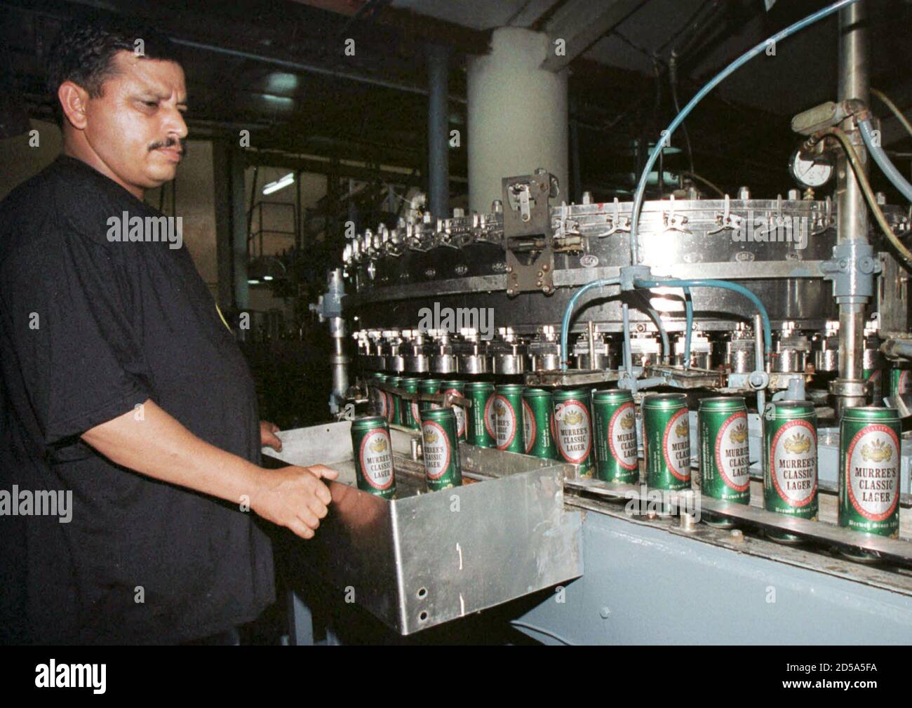 FOR RELEASE WITH BCFOODPAKISTANMURREE A worker at Pakistan's