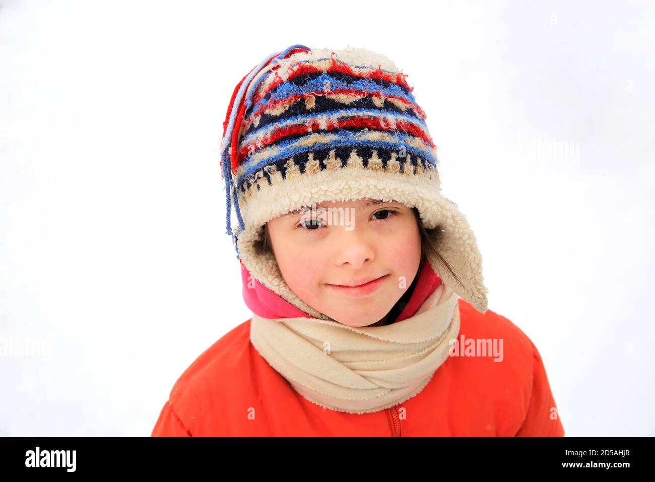 Portrait of beautiful little girl in the winter Stock Photo - Alamy