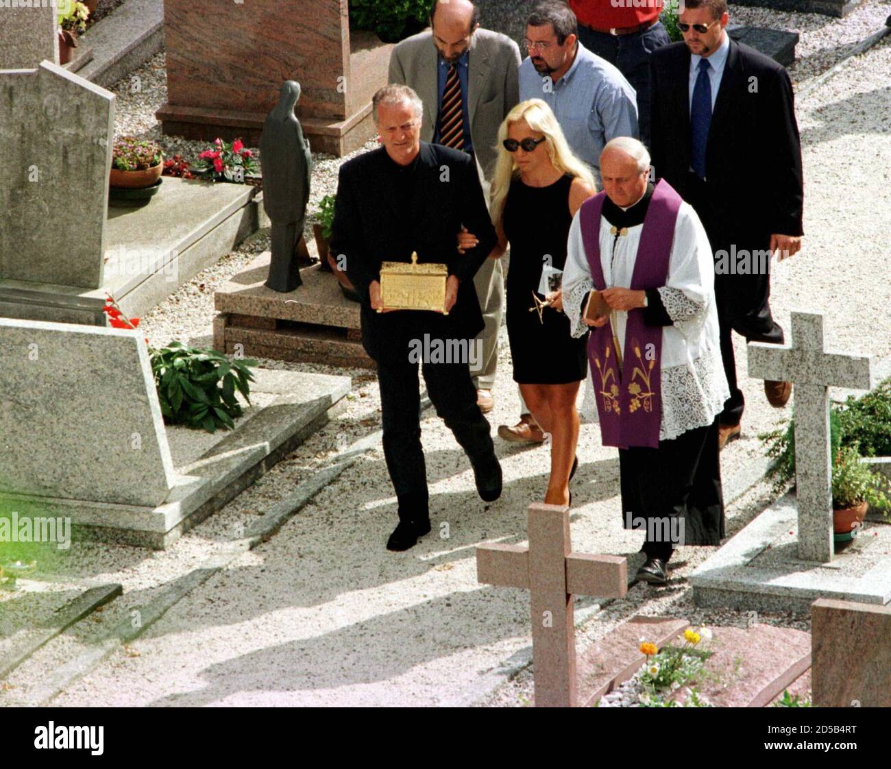 Como donatella versace hi-res stock photography and images - Alamy