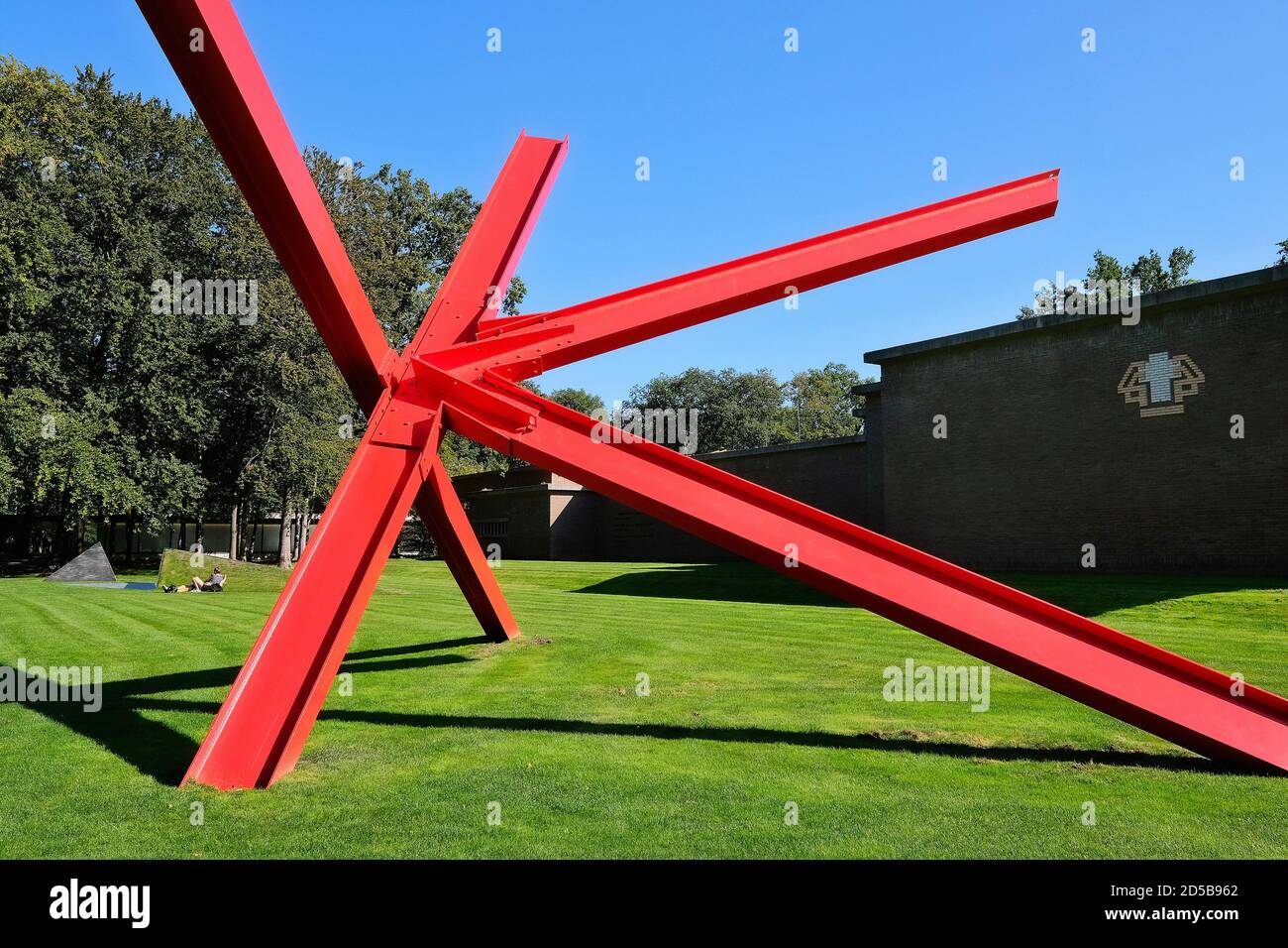 Sculpture 'K-Piece' by the American artist Mark Di Suvero in the Kröller Müller Museum. Stock Photo