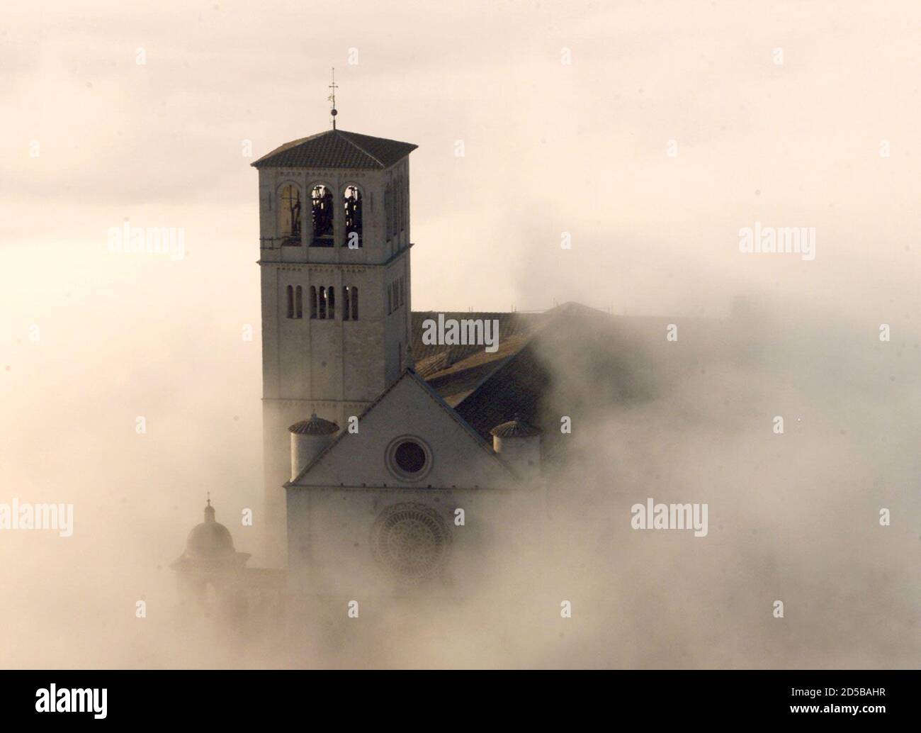 Assisi basilica earthquake hires stock photography and images Alamy
