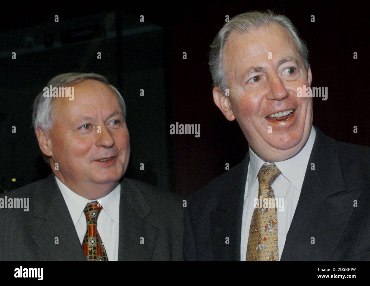 German Finance Minister Oskar Lafontaine L Poses With European Commission President Jacques Santer R Prior To A European Union Finance Ministers Meeting In Brussels January 18 Eu Finance Ministers Keen To Keep