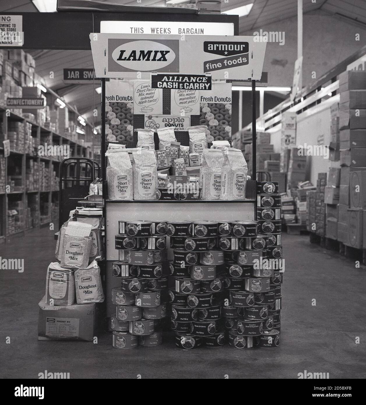 Uk cash and carry hires stock photography and images Alamy