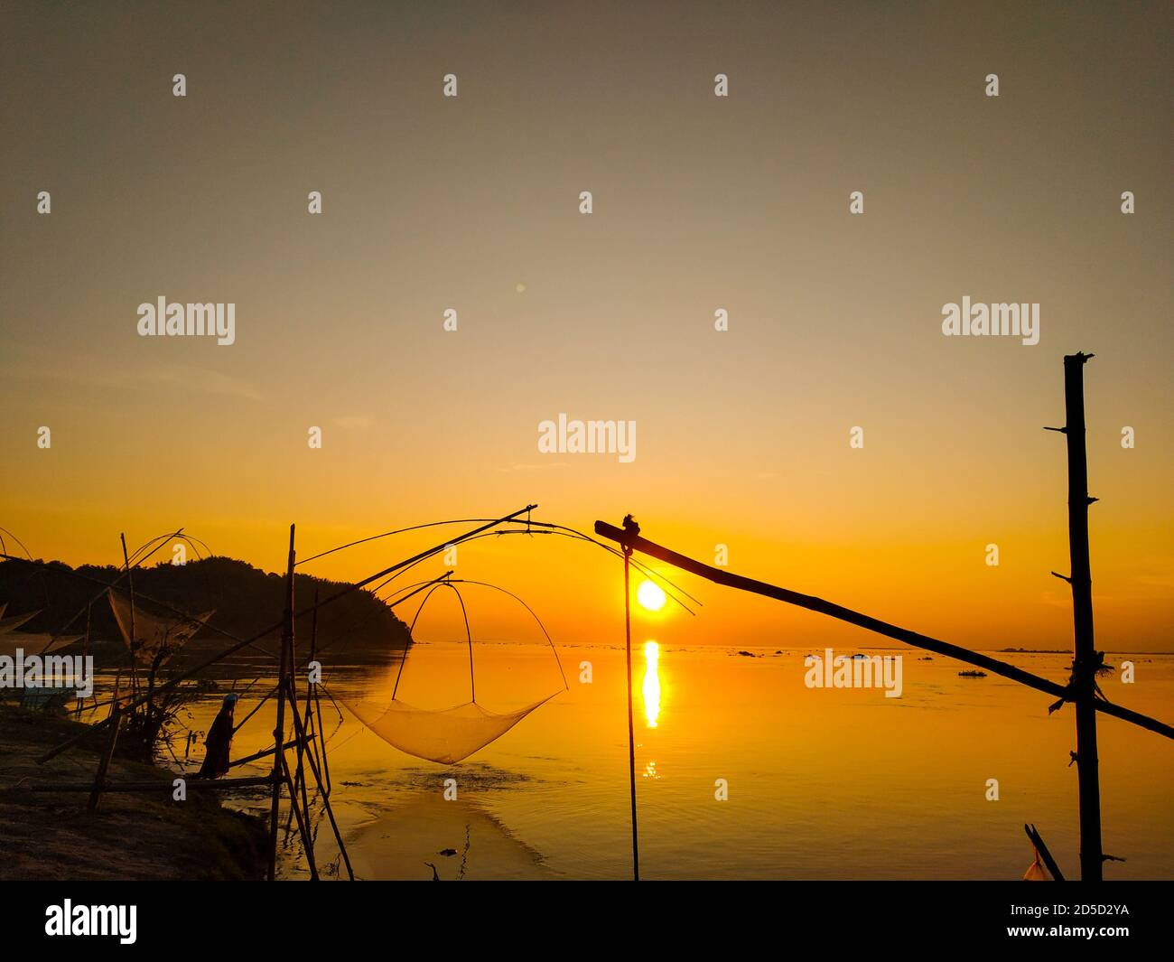 Sunrise over field red white hi-res stock photography and images - Alamy
