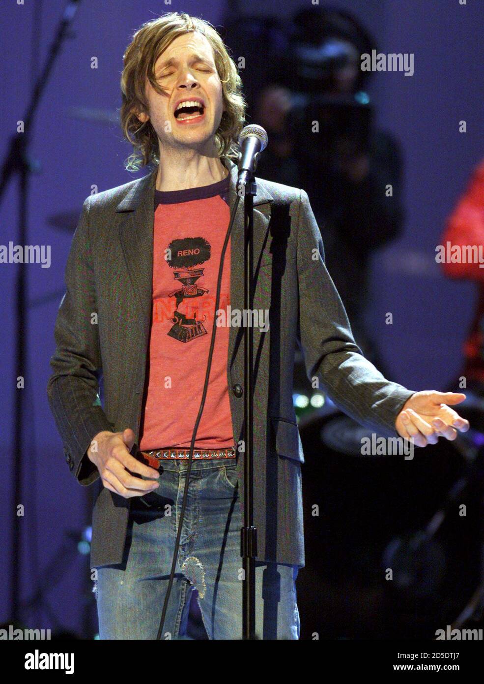Singer Beck Performs A Song At The Vh 1 Vogue Fashion Awards In New York December 5 Digital Image Stock Photo Alamy