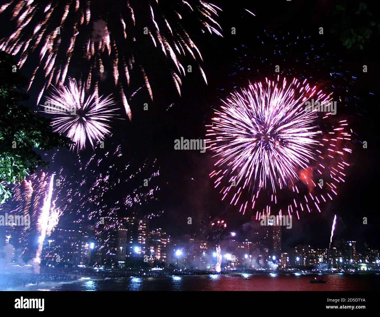 Millennium fireworks rio hires stock photography and images Alamy