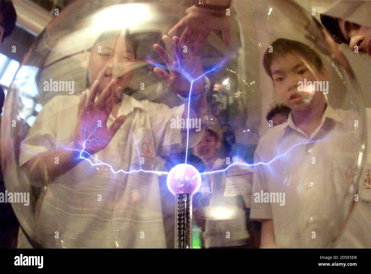 Plasma Ball Hands High Resolution Stock Photography and Images - Alamy