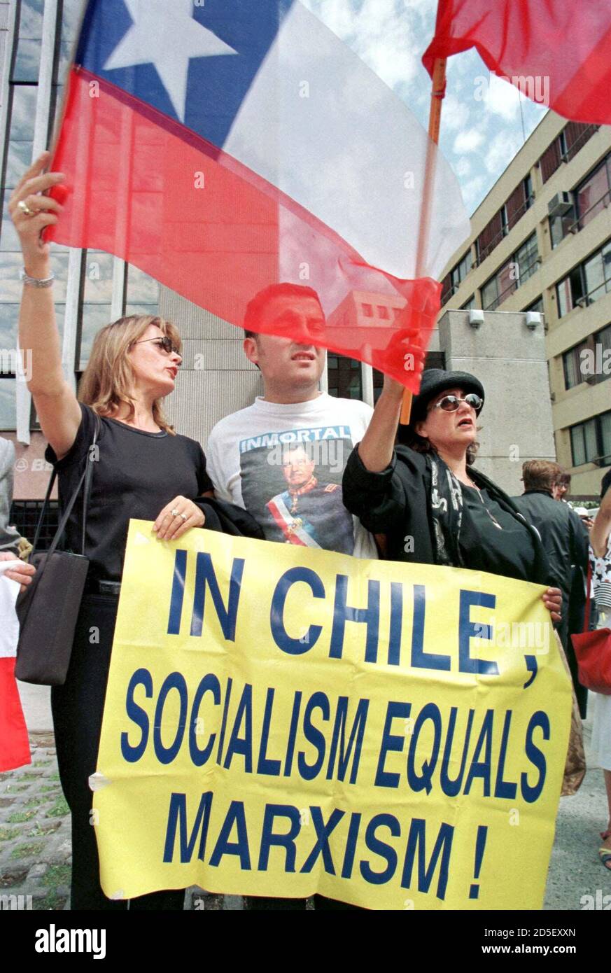 Supporters of former Chilean dictator Augusto Pinochet protest outside the  British embassy in Santiago, March 26. Britain's Law Lords decided March 24  by a 6-1 majority that Pinochet, who led the Chile