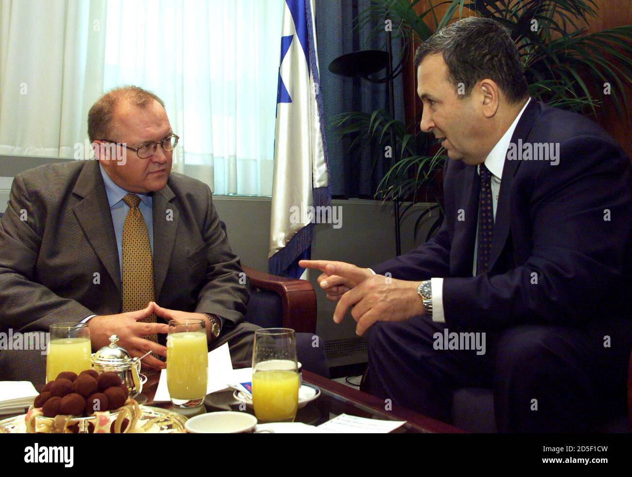 Prime Minister Ehud Barak (R) chats with visiting Swedish Prime Minister Goran Persson, the first Swedish Prime Minister to visit the State of Israel since 1962, as they meet in Barak's office october 6. The last Israeli Prime Minister to visit Sweden was David Ben Gurion in 1962.  JWH/FMS Stock Photo