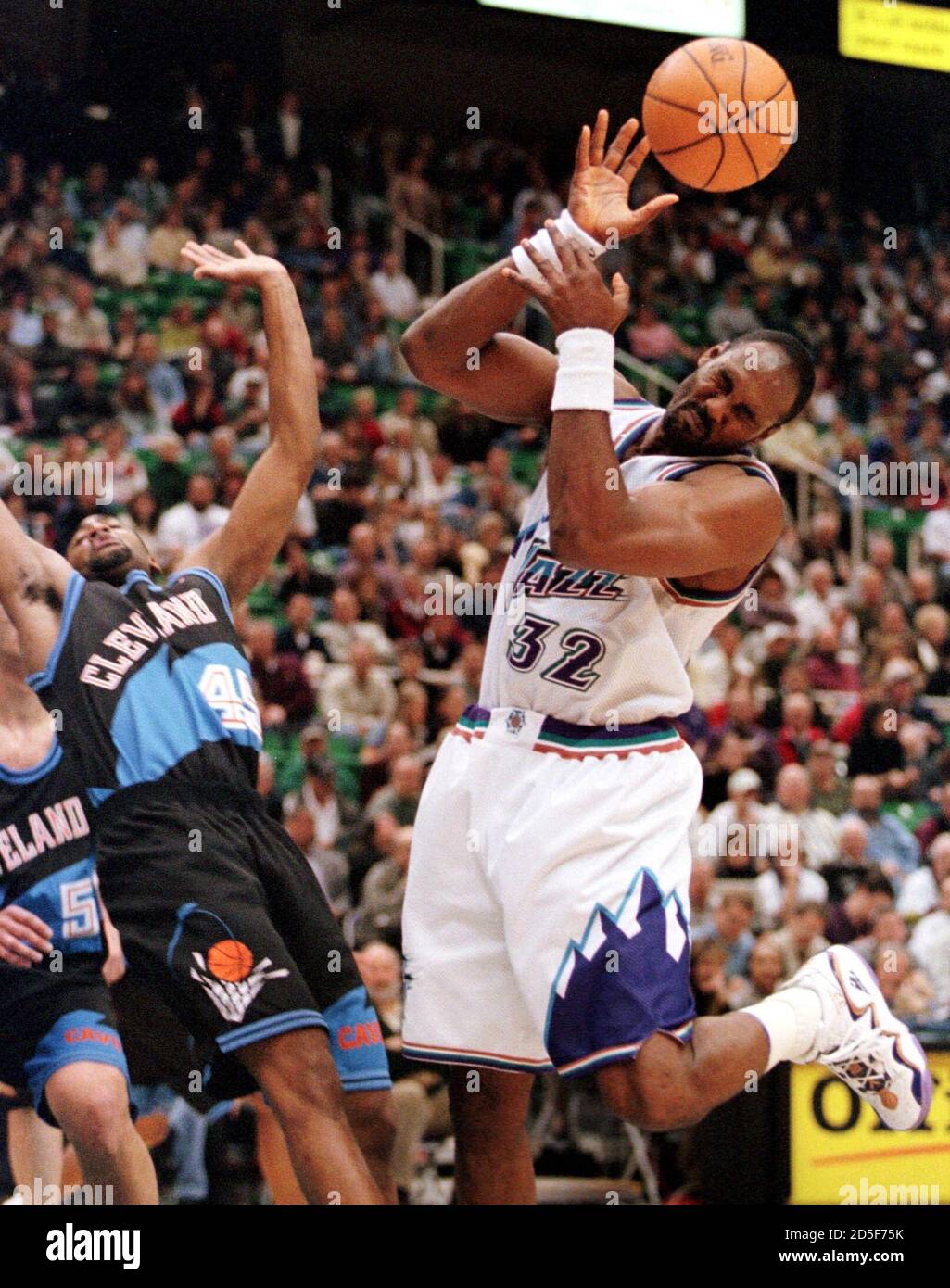 Karl malone jazz hi-res stock photography and images - Page 2 - Alamy