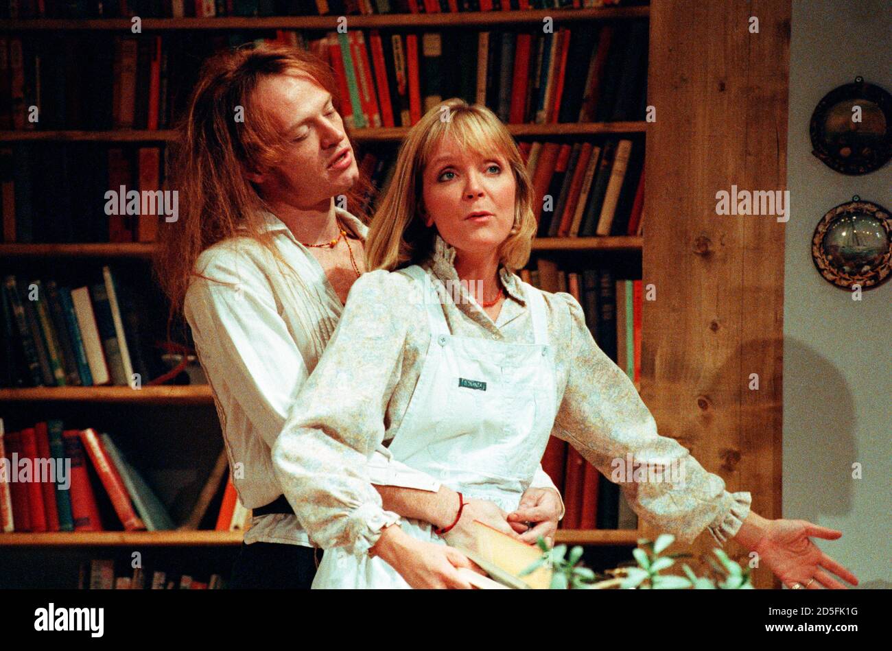 GETTING ON  by Alan Bennett  design: Douglas Heap  lighting: Leonard Tucker  director: Roger Smith  Jared Harris (Geoff Price), Serena Evans (Polly Oliver) Palace Theatre, Watford, England  10/10/1990                 (c) Donald Cooper/Photostage   photos@photostage.co.uk   ref/CN-438-22 Stock Photo