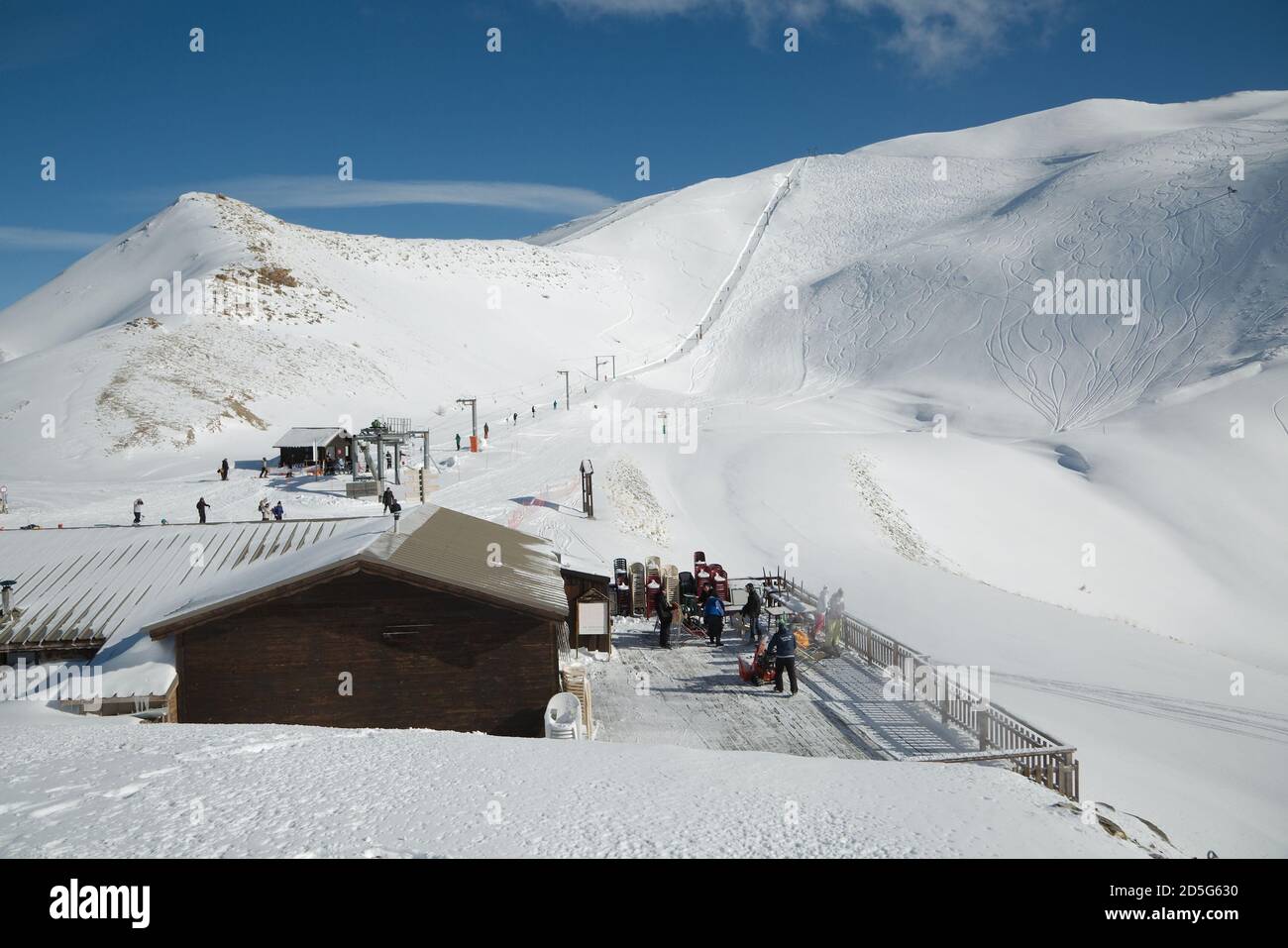 Skiing slopes on the top of Les Orres Stock Photo