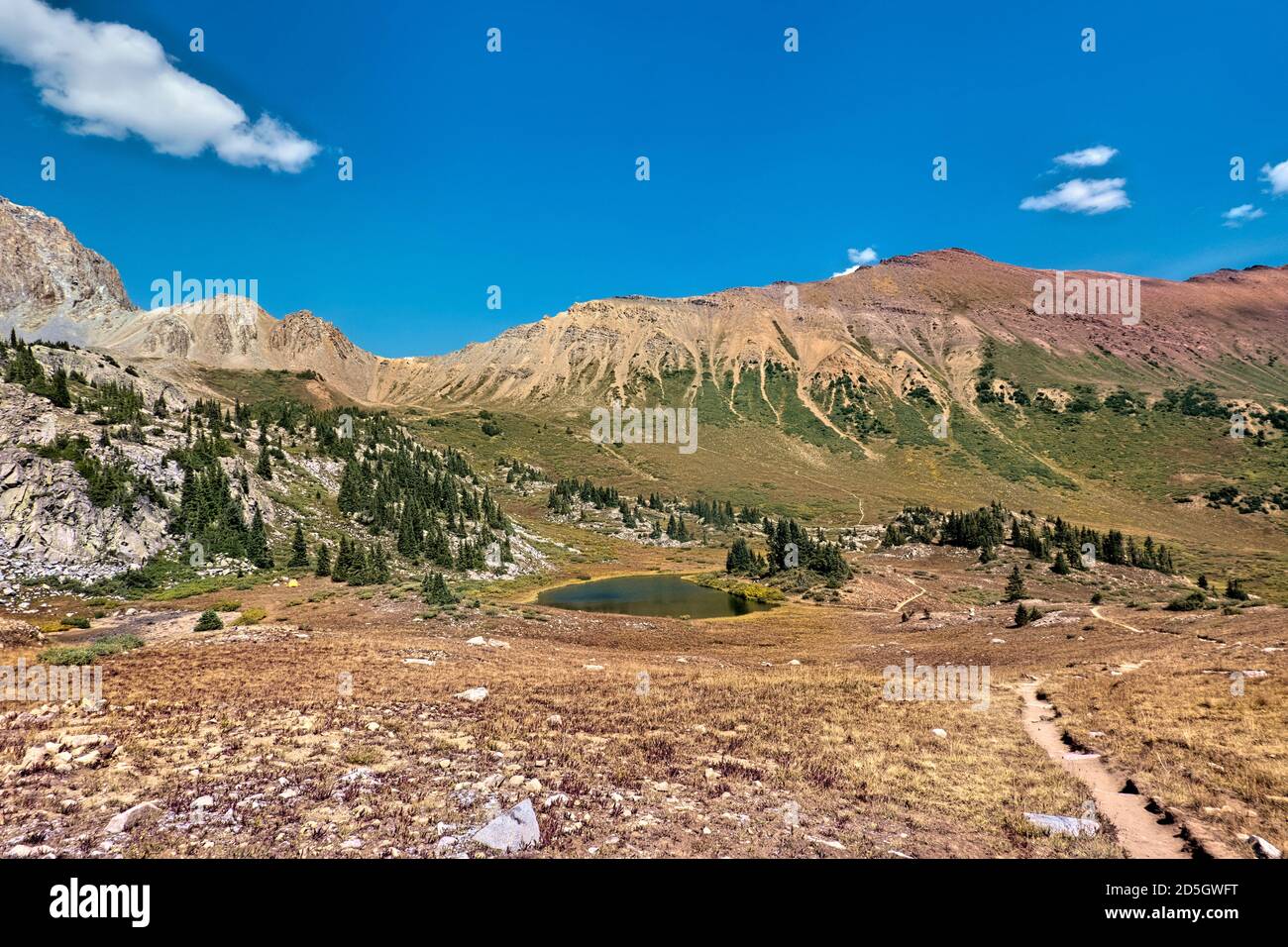 View of the route to Trailrider Pass on the Maroon Bells Loop, Aspen, Colorado, USA Stock Photo