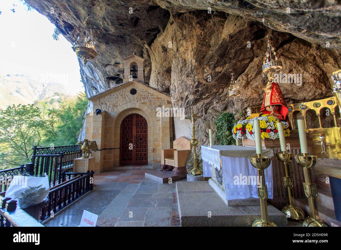 Cave church spain hi-res stock photography and images - Alamy