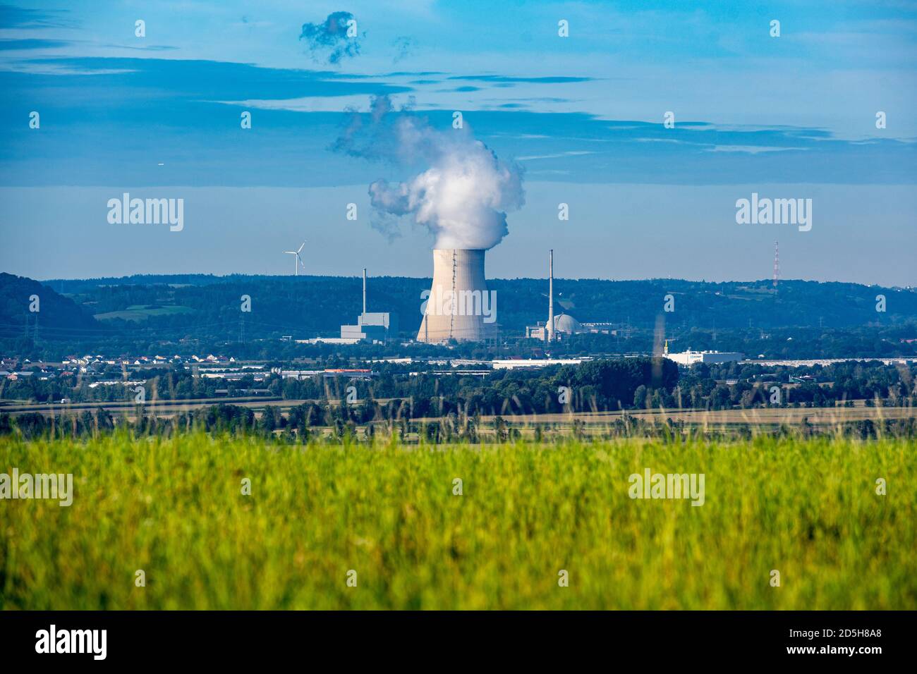 Niederaichbach, Germany. 04th Sep, 2020. The nuclear power plants (AKW) Isar 1 (l) and Isar 2 with the cooling tower in the middle. Credit: Armin Weigel/dpa/Alamy Live News Stock Photo