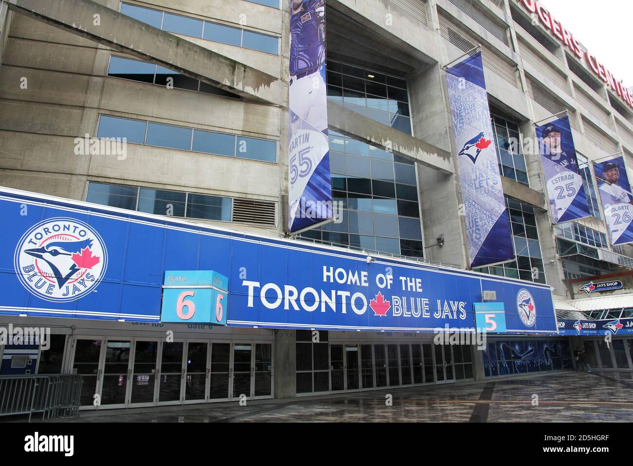 Rogers Center, Home of the Toronto Blue Jays baseball team Stock Photo -  Alamy