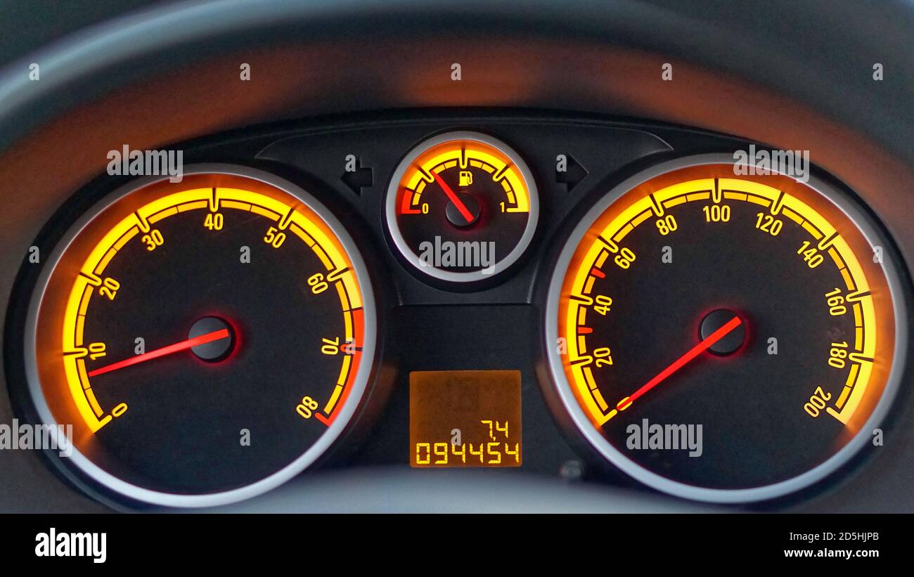 Dashboard gauges hires stock photography and images Alamy