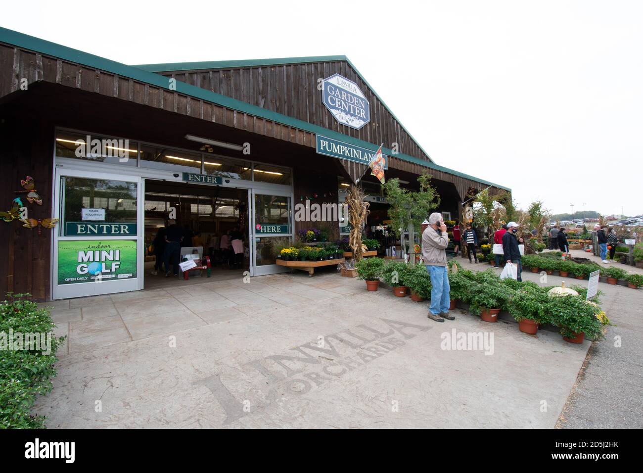 Linvilla orchards hi-res stock photography and images - Alamy