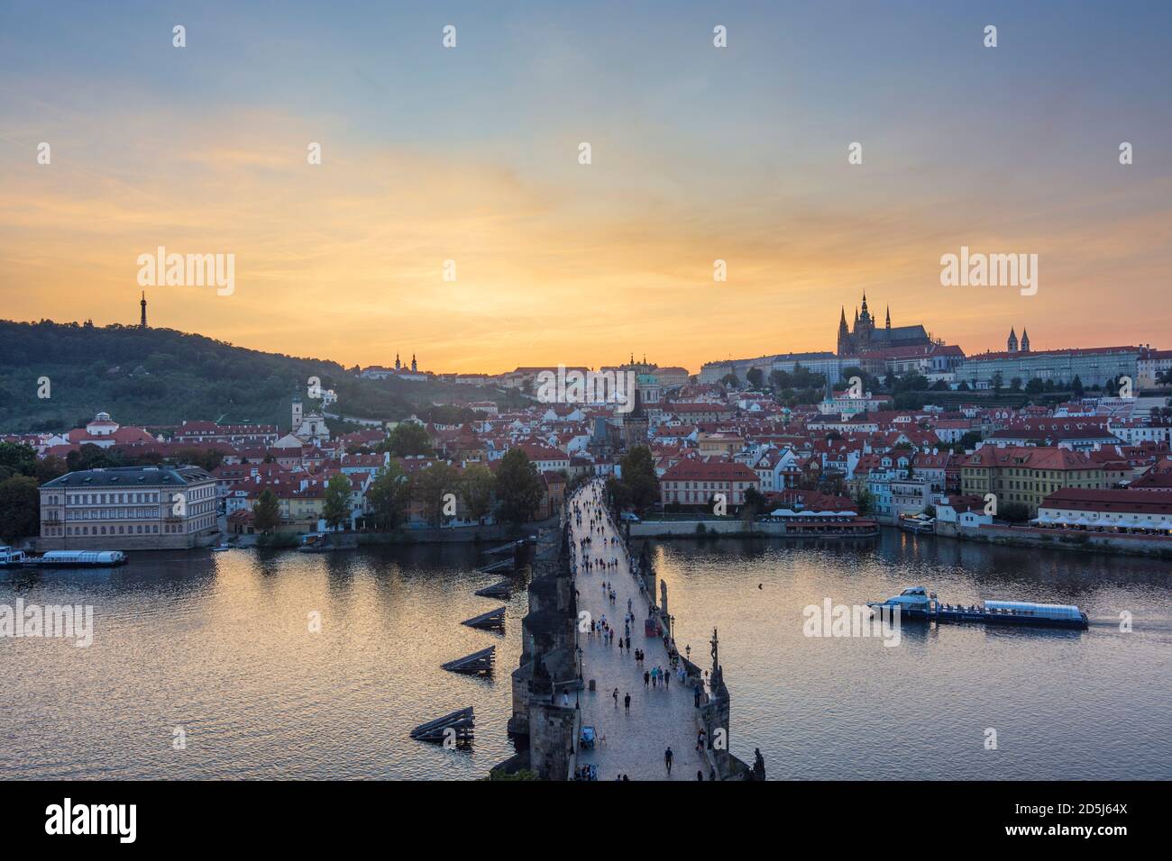 praha-charles-bridge-karl-v-most-karlsbr-cke-vltava-moldau-river