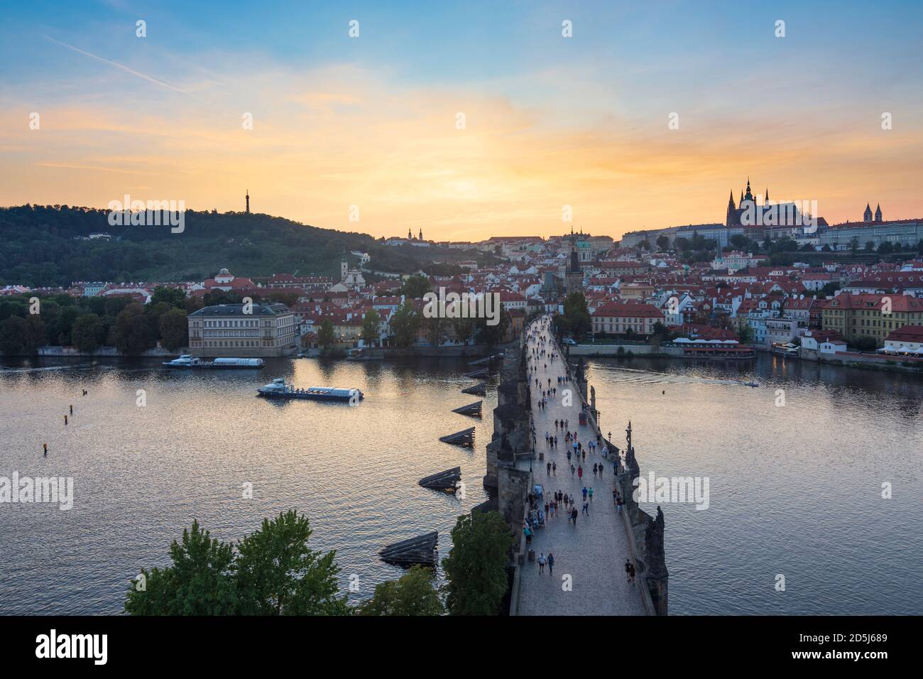 Praha Charles Bridge Karl v Most Karlsbr cke Vltava Moldau River praha-charles-bridge-karl-v-most-karlsbr-cke-vltava-moldau-river