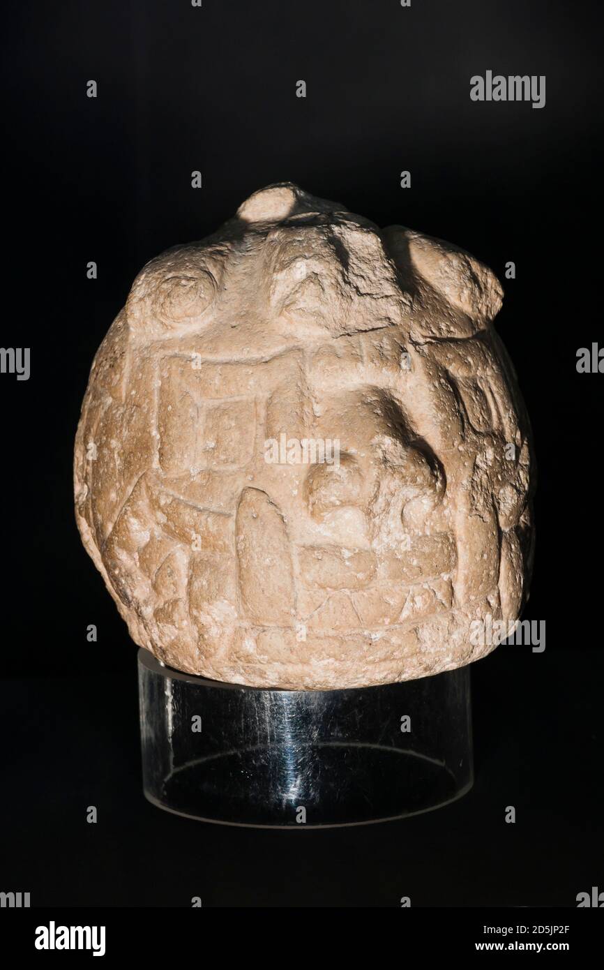 Statue's head with tenon, from Chavín de Huántar, 'National Museum of Archaeology, Anthropology and History of Peru', Lima, Peru, South America Stock Photo