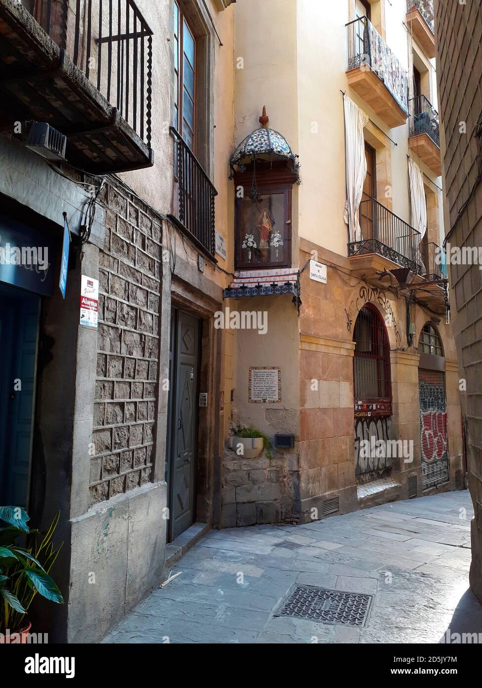 Carrer de Sant Sever and the beginning of Baixada de Santa Eulalia.  Medieval Jewish Quarter.Barcelona, Catalonia, Spain Stock Photo - Alamy